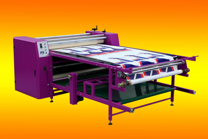 Aprestadora presionada calor automático de la tela de la máquina del calendario de la tela de materia textil del 1.9m 0
